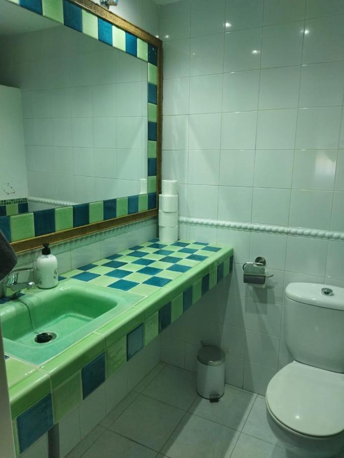 Piso Tres Dormitorios, Dos Banos, Garaje, Casco Urbano Apartment *